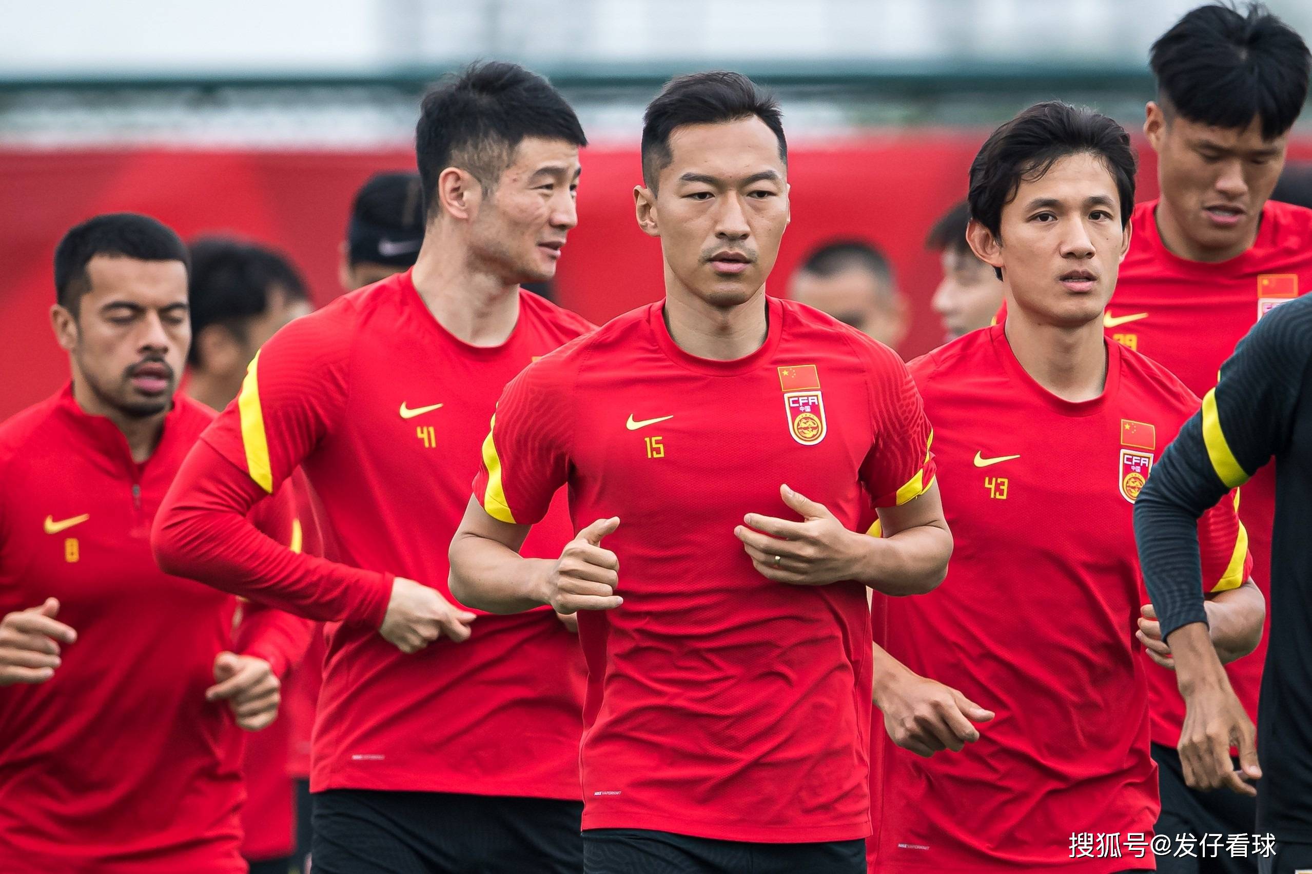 内马尔重要时刻比赛局势复杂，澳大利亚队带队取胜！