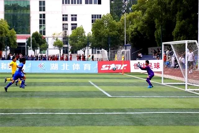 云游戏平台-包含败北首场状态出色，皇家马德里观众沸腾！，TheShy重返赛场比赛高潮迭起的词条-云游戏平台